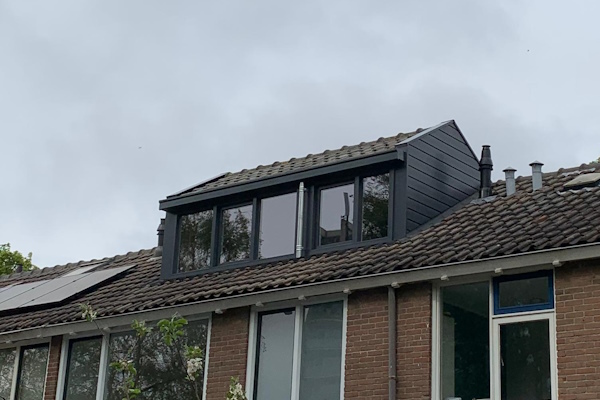 Dakopbouw op de garage laten plaatsen door Bremer Dakkapellen Dakopbouw op de garage laten plaatsen door Bremer Dakkapellen